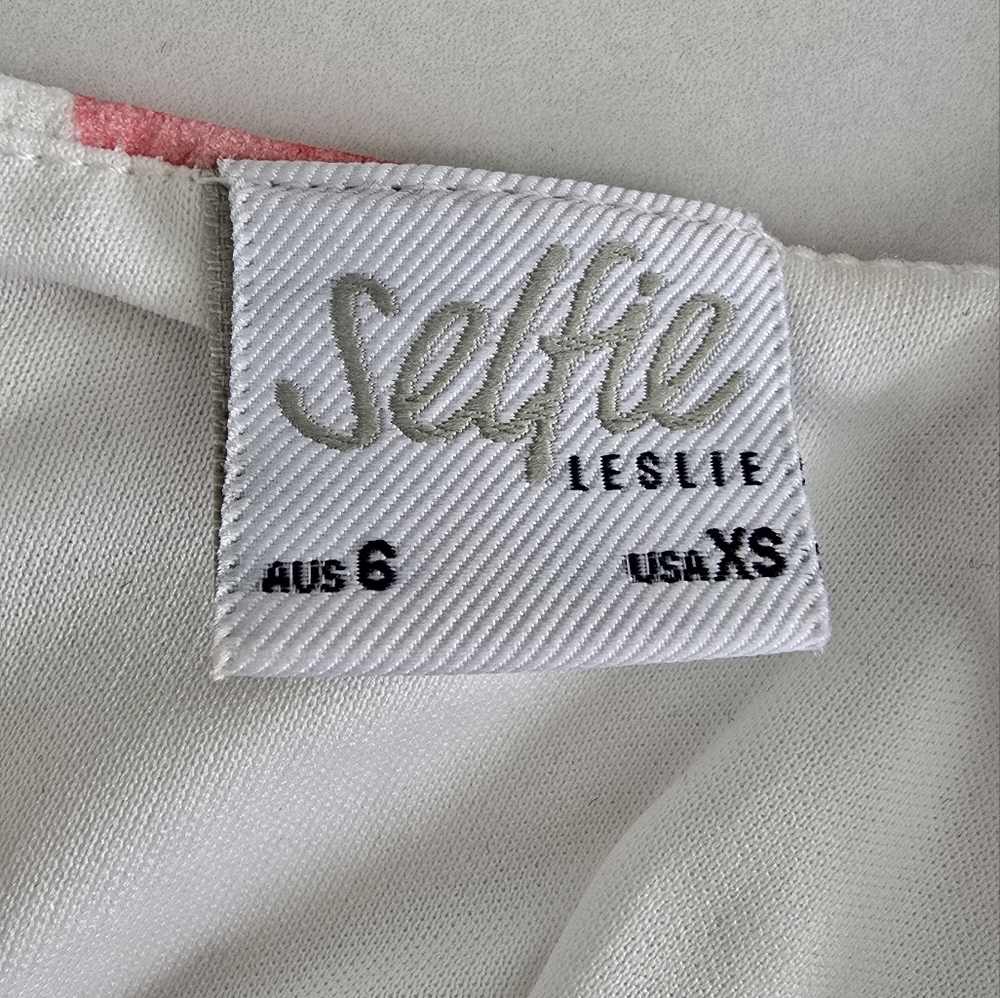 Selfie Leslie Emoji Bodycon Mini Dress - White and Pink Floral Print - XS - Picture 5 of 12